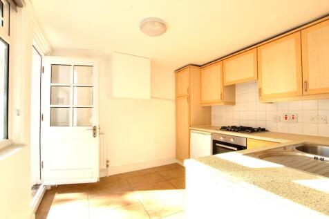 3 KITCHEN 1.jpg