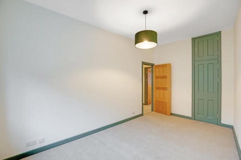 9.BEDROOM.jpg