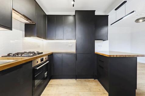 3.KITCHEN.JPG
