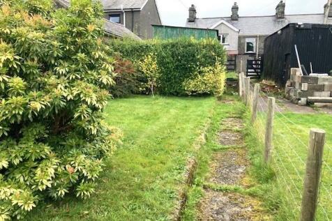 Rear Garden (2).jpg