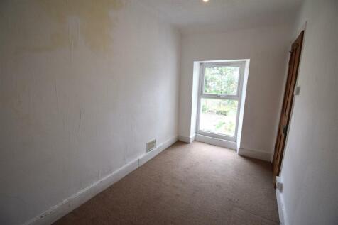 Bedroom 1.JPG