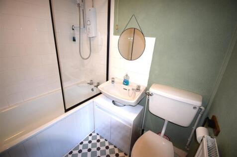 Bathroom .JPG