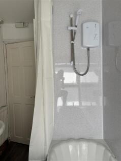 Bathroom 2.jpeg