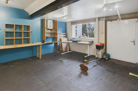 CAM04273G0-PR0214...