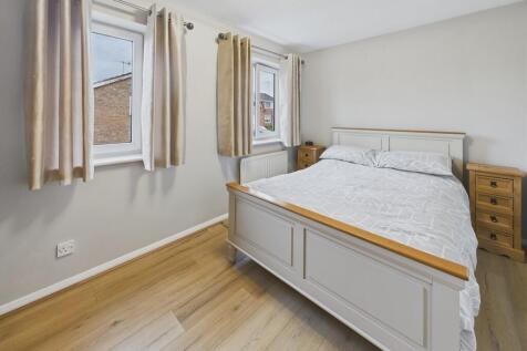 CAM04273G0-PR0215...