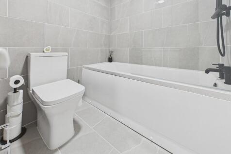 CAM04273G0-PR0215...