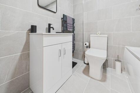 CAM04273G0-PR0215...