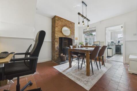 CAM04273G0-PR0170...