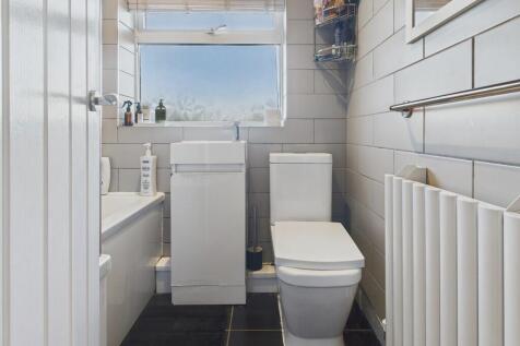 CAM04273G0-PR0221...