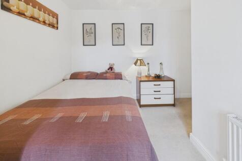 CAM04273G0-PR0223...