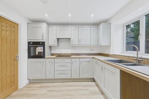 CAM04273G0-PR0224...