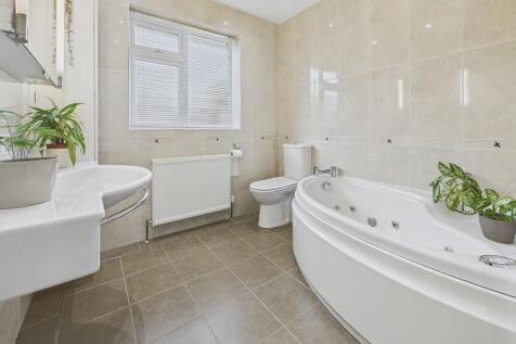 CAM04273G0-PR0235...