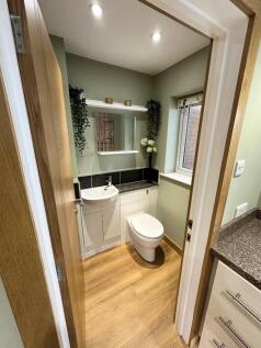 Annexe shower room