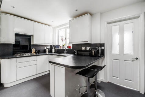 19-Cleeve-Road-10
