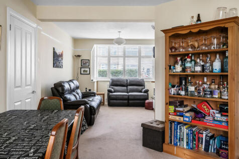 19-Cleeve-Road-19