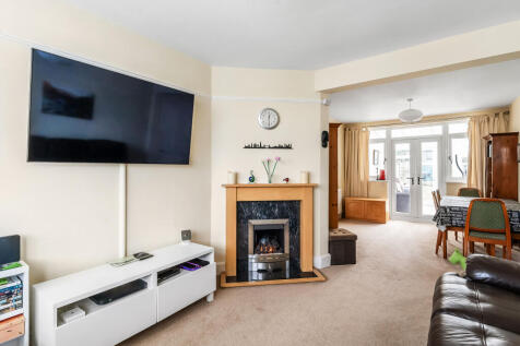 19-Cleeve-Road-22