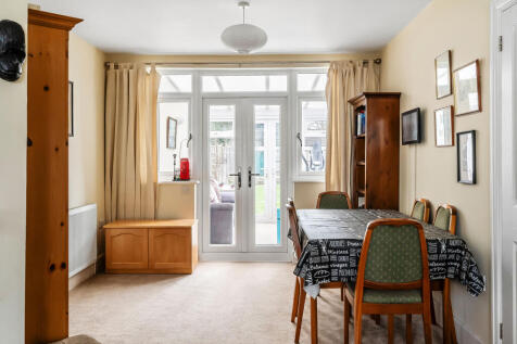 19-Cleeve-Road-23