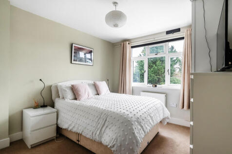 19-Cleeve-Road-1