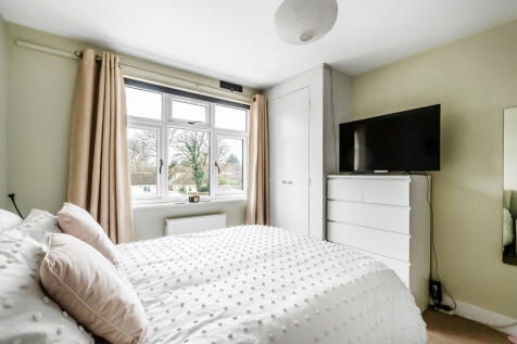 19-Cleeve-Road-2