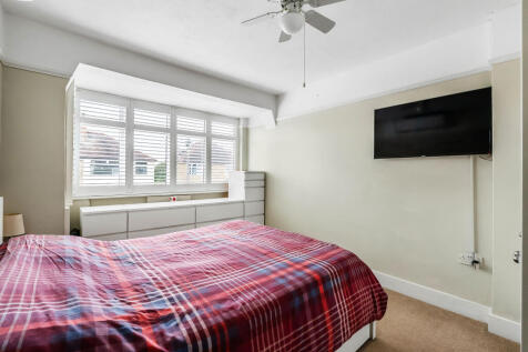 19-Cleeve-Road-3