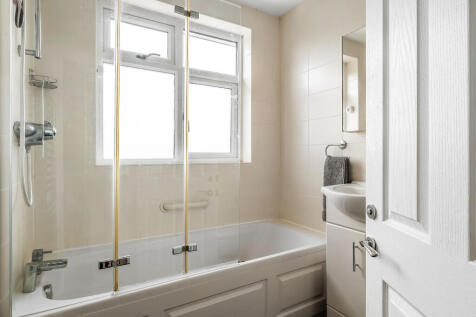 19-Cleeve-Road-6