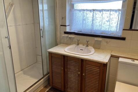 Family Shower Room