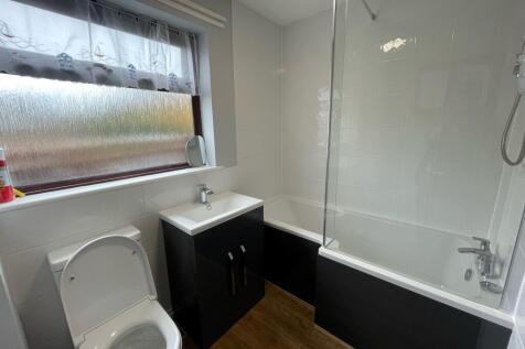 43 Carlton - Bathroo