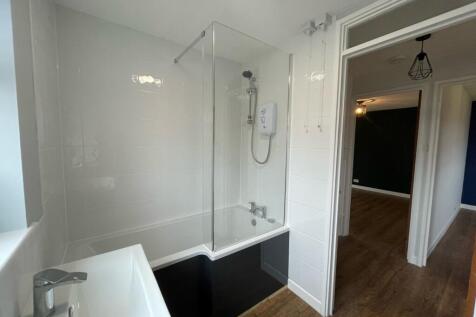 43 Carlton - Bathroo