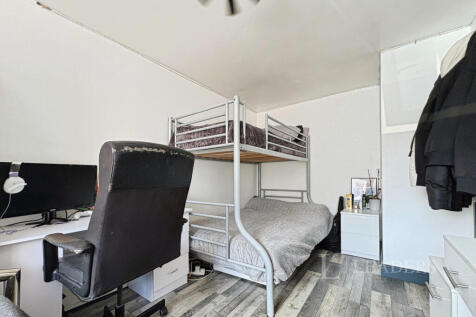 2393306c-2nd 20bed