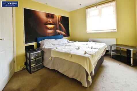 Bedroom 2/ Dining Room