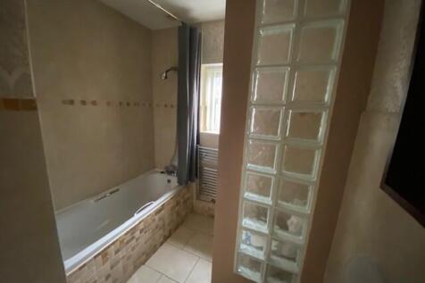 Bathroom T202502251224.jpg