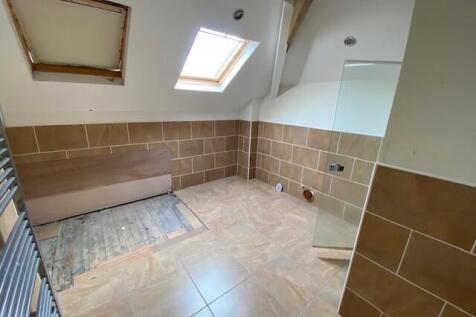 BATHROOM T202503261636.jpg