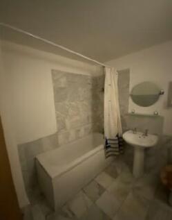 Bathroom T202504031021.jpg