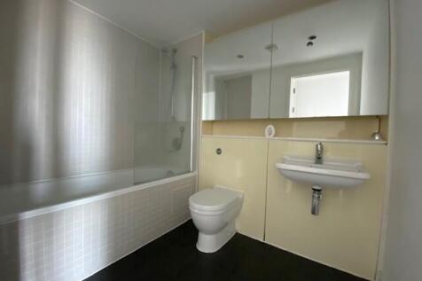Main Bath T202504041409.jpg