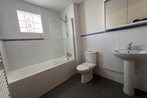 BATHROOM T202504141644.jpg