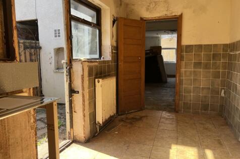 Kitchen 2 T202504151003.jpg