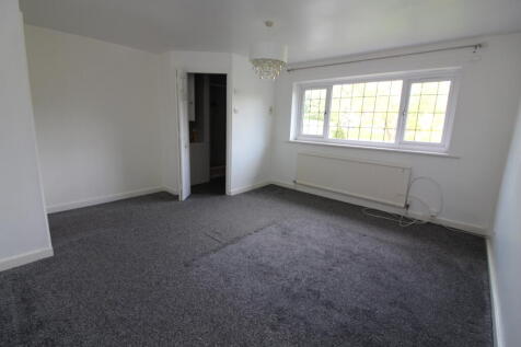 Bedroom 4 T202505081059.jpg