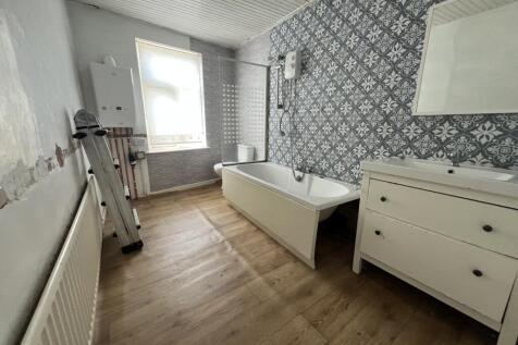 Bathroom T202504241537.jpg