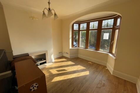 Front Lounge T202504251513.jpg