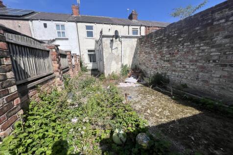 Rear Garden T202505021520.jpg