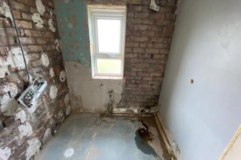 BATHROOM T202505021545.jpg