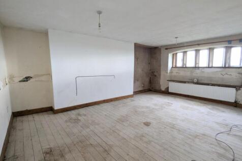 BEDROOM ONE T202501241627.jpg