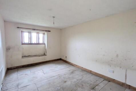 BEDROOM TWO T202501241627.jpg