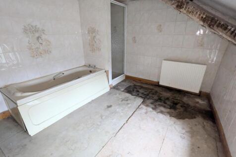 BATHROOM TWO T202501241627.jpg