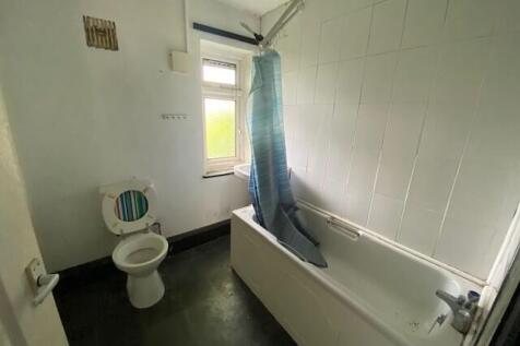 BATHROOM T202506191534.jpg