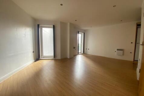 Lounge 2 T202507251425.jpg