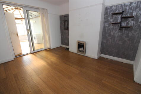 Living Room T202508071644.jpg