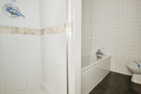 Bathroom T202508081208.png
