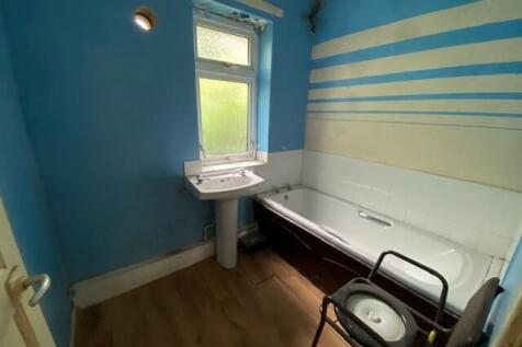 BATHROOM T202508221234.jpg