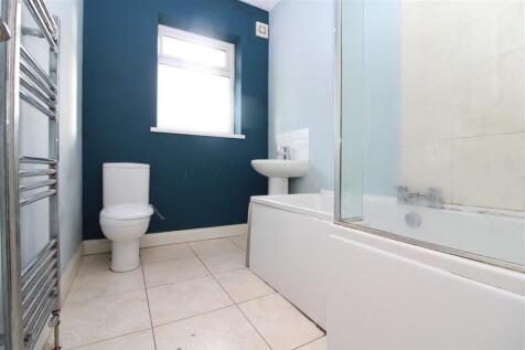 Bathroom T202509031105.jpg